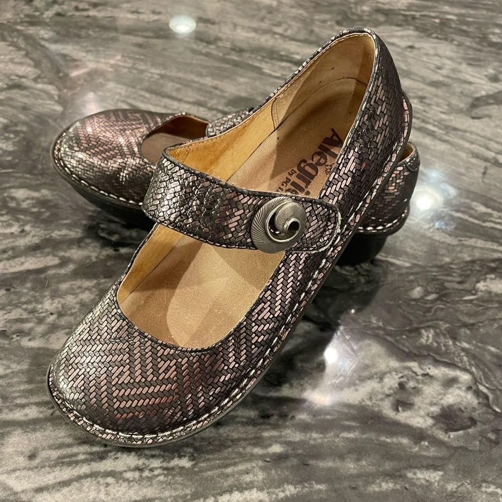 Alegria Paloma Pewter Mary Janes EU Size 37 EUC Small worn spot as shown in pic.
